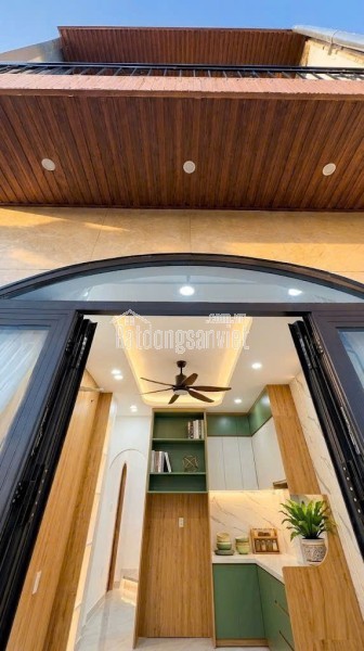 Nhà mới tinh Võ Văn Tần, QUẬN 3, đầy đủ nội thất, 4 tầng, 4.95 tỷ