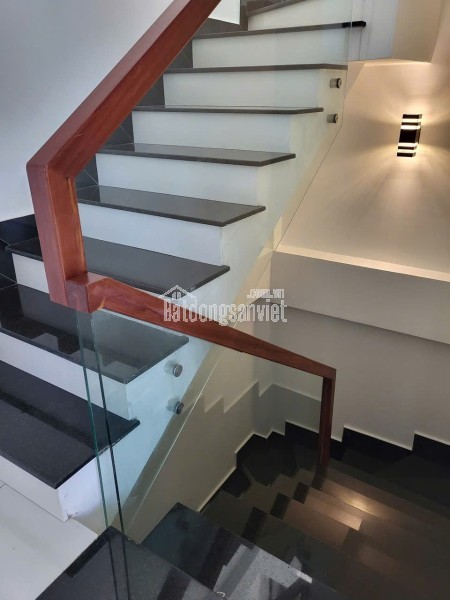 Cho thuê nhà hẻm xe tải 3 lầu 1 sân thượng 61/1 Thăng Long Tân Bình (cũ )
