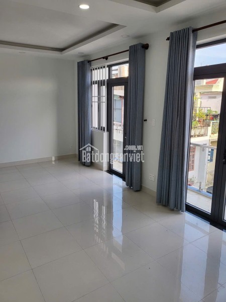 Cho thuê nhà hẻm xe tải 3 lầu 1 sân thượng 61/1 Thăng Long Tân Bình (cũ )