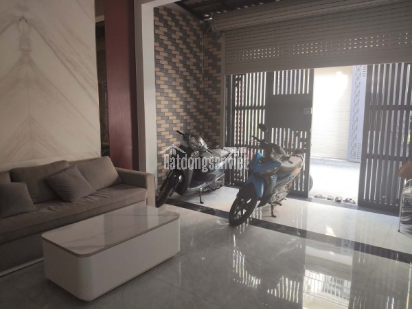 Bán nhà mặt phố đường Lò Lu, Q.9, Thủ Đức, TP HCM. DT 68m2, 4 tầng, sổ hồng riêng, giá 6,95 tỷ.