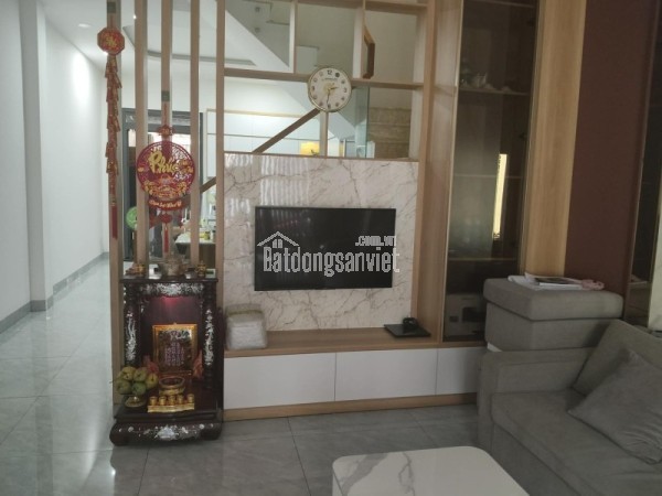 Bán nhà mặt phố đường Lò Lu, Q.9, Thủ Đức, TP HCM. DT 68m2, 4 tầng, sổ hồng riêng, giá 6,95 tỷ.
