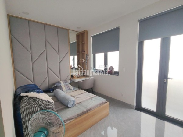 Bán nhà mặt phố đường Lò Lu, Q.9, Thủ Đức, TP HCM. DT 68m2, 4 tầng, sổ hồng riêng, giá 6,95 tỷ.
