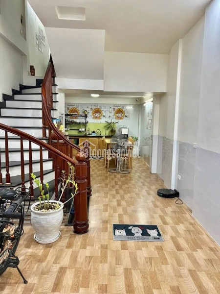 NHÀ ĐẸP MỸ ĐÌNH KINH DOANH NGOC THÔNG Ô TÔ QUA CỬA