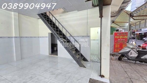Nhà 2 tầng lại còn gara ô tô trong sân tại đường Vĩnh Thái, Phường Nam Nha Trang chỉ 2,99 tỷ