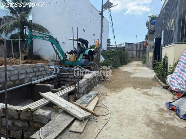 Nhà 2 tầng lại còn gara ô tô trong sân tại đường Vĩnh Thái, Phường Nam Nha Trang chỉ 2,99 tỷ