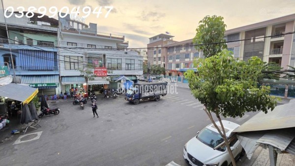 Nhà 2 tầng lại còn gara ô tô trong sân tại đường Vĩnh Thái, Phường Nam Nha Trang chỉ 2,99 tỷ