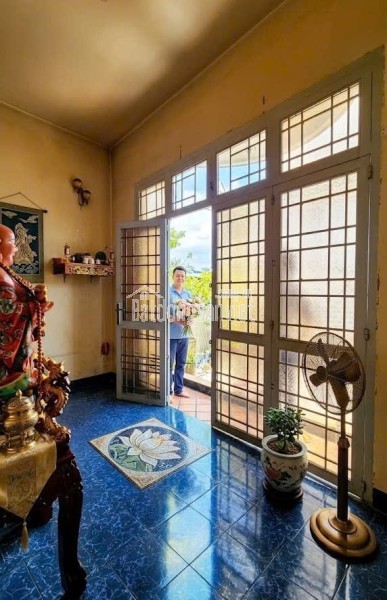 Bán nhà Hồng Lạc, QUẬN TÂN BÌNH, (thông ra Lạc Long Quân), 58 m2 vuông vắn, 8.9 tỷ