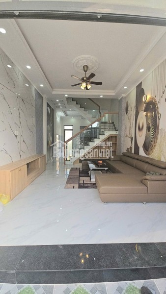 Bán nhà 4 tầng đường Nguyễn Duy Trinh, Long Trường, Q9, Thủ Đức, TP HCM. DT 64m2, sổ hồng riêng,