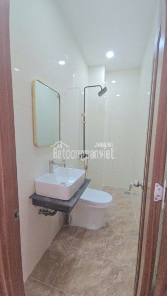 Bán nhà 4 tầng đường Nguyễn Duy Trinh, Long Trường, Q9, Thủ Đức, TP HCM. DT 64m2, sổ hồng riêng,