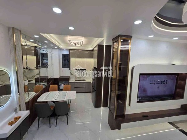 bán nhà siệu đẹp Q7 
Ngang 7.5  x7 đúc bê tông mới