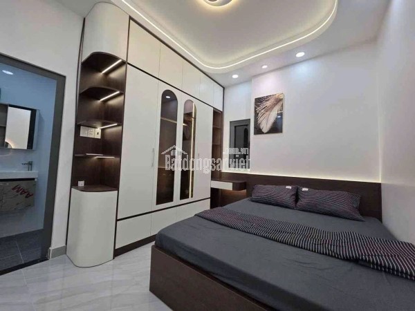 bán nhà siệu đẹp Q7 
Ngang 7.5  x7 đúc bê tông mới