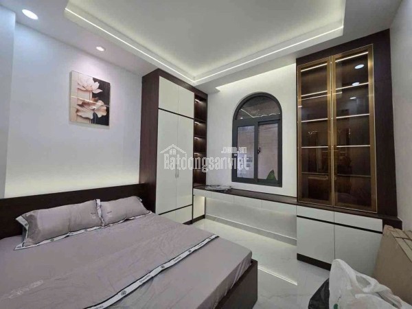 bán nhà siệu đẹp Q7 
Ngang 7.5  x7 đúc bê tông mới