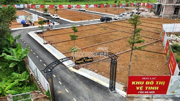 Vị trí vàng, lô góc 2 mặt tiền 102m hot nhất Hòa Lạc, có việc nên cần bán lại