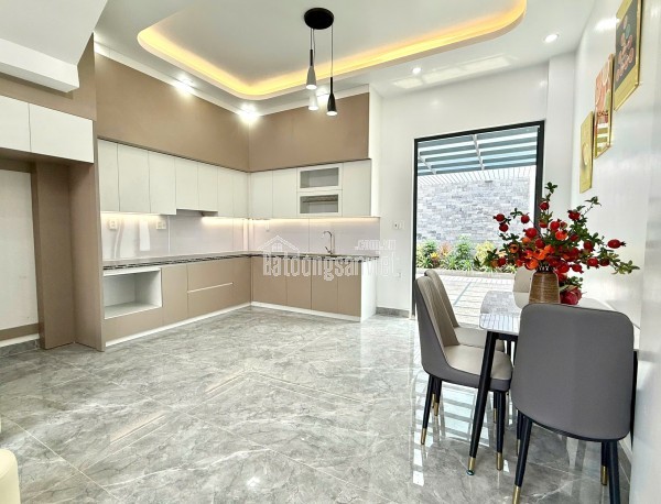 Nhà độc lập ô tô đỗ cách nhà 10m sân vườn sau siêu rộng siêu thoáng tại Thiên Lôi Aeon Mall