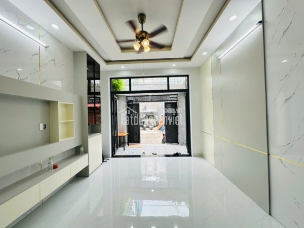 Bán nhà 4 tầng, 56m2 đường Trường Lưu, P. Long Trường, Q9, Thủ Đức, TP HCM.  5,78  tỷ.