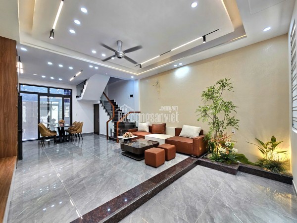 Nhà Thiên Lôi Aeon Mall vị trí sau nhà mặt đường có gara