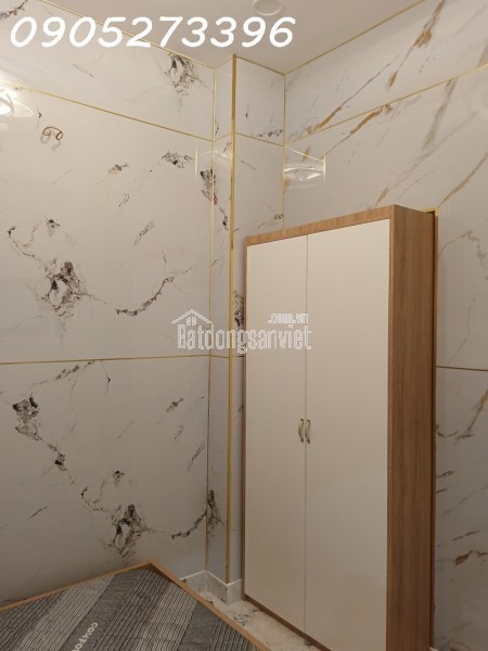 SÁT BÊN Q10, Q11 NHÀ MỚI ĐẸP 3 PHÒNG NGỦ, Ở NGAY, HẺM XE HƠI CÁCH NHÀ 10M, SỔ ĐẸP NỞ HẬU HOÀN CÔNG