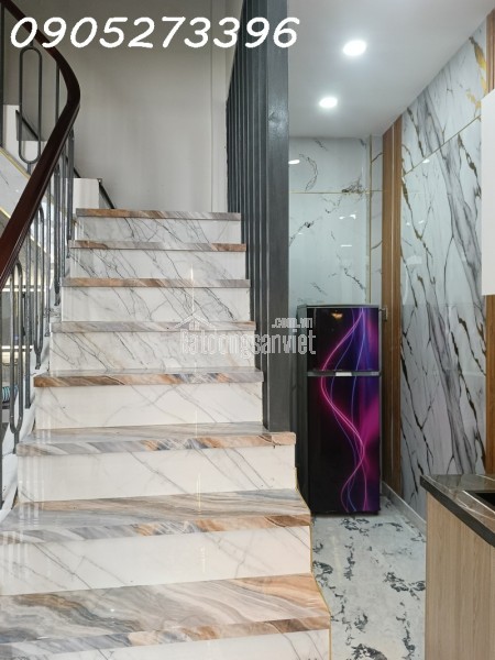 SÁT BÊN Q10, Q11 NHÀ MỚI ĐẸP 3 PHÒNG NGỦ, Ở NGAY, HẺM XE HƠI CÁCH NHÀ 10M, SỔ ĐẸP NỞ HẬU HOÀN CÔNG