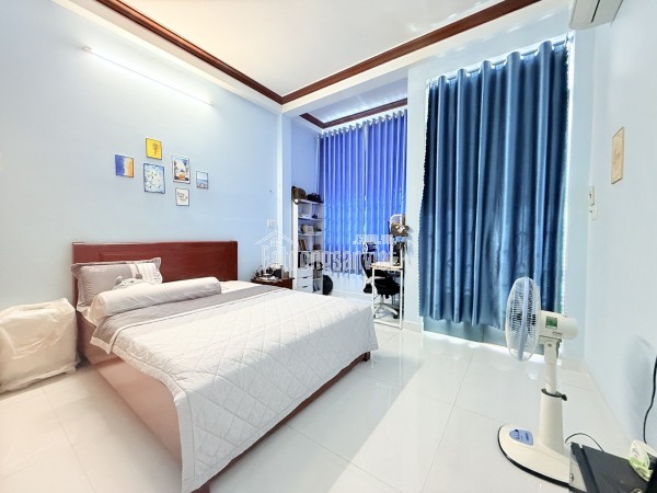 BÁN NHÀ ĐỒNG NAI QUẬN 10  - GẦN MẶT TIỀN - KHU VIP