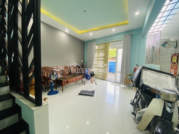 Bán nhà 3 tầng đường Số 23, Bình Trưng Tây, Q.2, TP HCM. DT 64m2, sổ hồng riêng. Giá 7.45 tỷ.