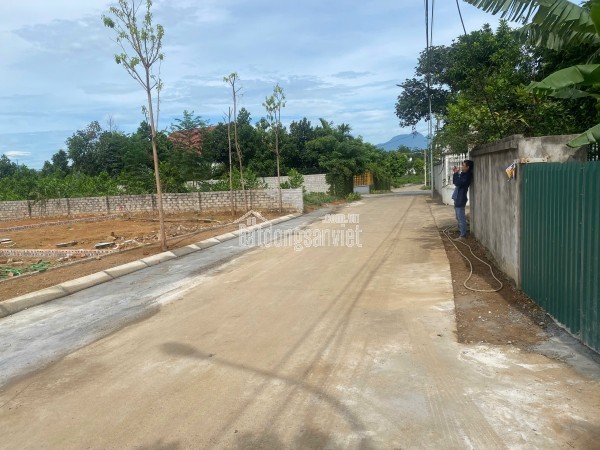 🌿 BÁN ĐẤT LA GIÁN – HÒA LẠC 🌿
Em cần bán lô đất đẹp tại khu vực La Gián, Hòa Lạc – vị trí tiềm