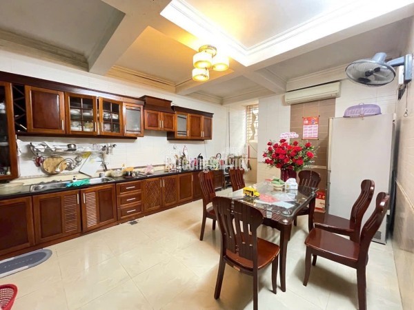 🔥 Bán nhà mặt đường Khúc Hạo – 86m² – 5 tầng thang máy