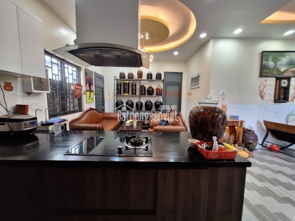 Bán nhà đường số 2, Trường Thọ, Thủ Đức, TP HCM. DT 50m2, 3 tầng, sổ hồng riêng. Giá 6,85 tỷ.
