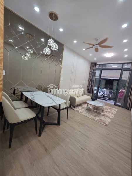 MẶT TIỀN KINH DOANH CÁCH MẠNG THÁNG 8, QUẬN 10, GẦN MẶT TIỀN