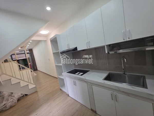 MẶT TIỀN KINH DOANH CÁCH MẠNG THÁNG 8, QUẬN 10, GẦN MẶT TIỀN