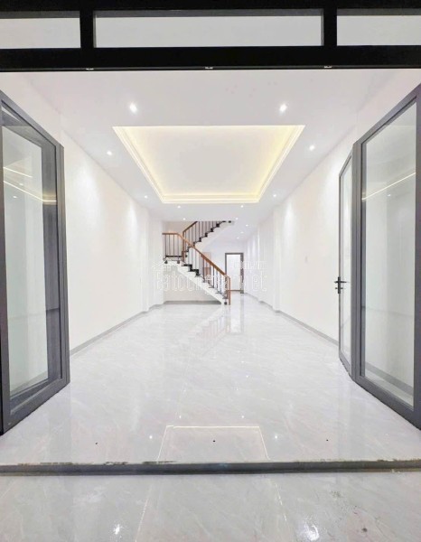 SIÊU PHẨM NHÀ ĐẸP HOÀN THIỆN - XE HƠI NGỦ TRONG NHÀ  - SỔ ĐẸP VUÔNG VỨC -  60M2 - 4x15M - HẺM XE