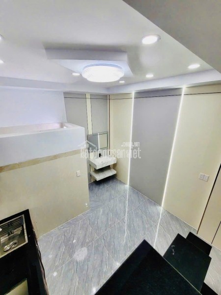 NHÀ ĐẸP 4 TẦNG, TRUNG TÂM P.10, 5 PHÒNG, CHỈ NHỈNH 5 TỶ