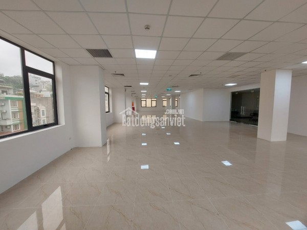 Cho thuê tòa nhà văn phòng SHB Hạ Long - vị trí đắc địa trung tâm sầm uất nhất TP Hạ Long