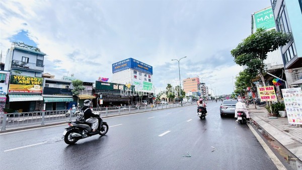 BÁN NHÀ MẶT TIỀN ĐƯỜNG QUẢNG HÀM, – DT 97M2, SAU QH CÒN 56M2, 4 TẦNG , 6 PHÒNG CHỈ 14 TỶ .