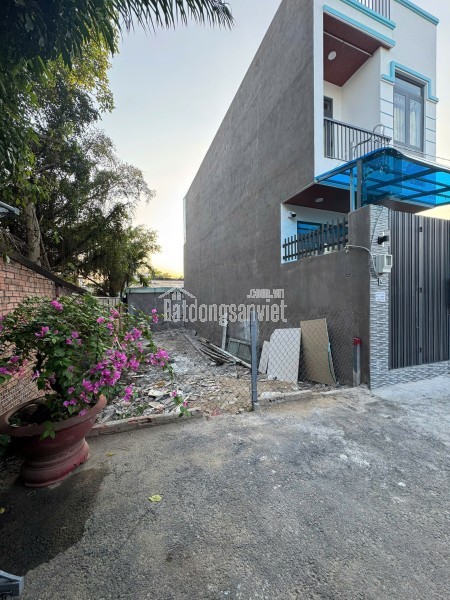 Nhà Phố đẹp Tam Bình - Ngang 6m - 60m2 – Nhỉnh 4,5 tỷ - Đường xe tải tránh - Ôtô ngủ trong nhà