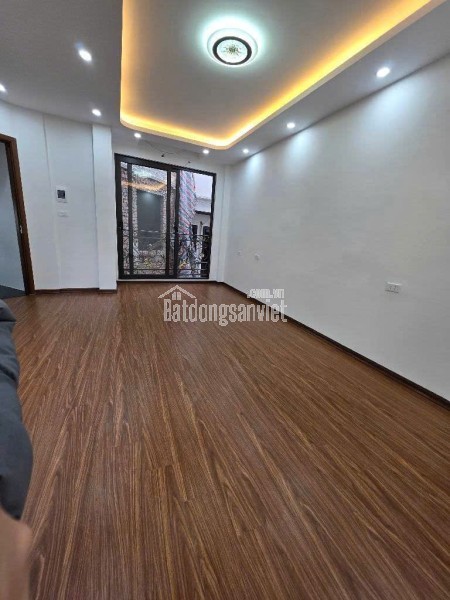 Bán nhà 5 tầng ngõ 318 La Thành, phường Ô Chợ Dừa, Hà Nội, 44.5m2 x 5 tầng, ngõ 3m, miễn TG