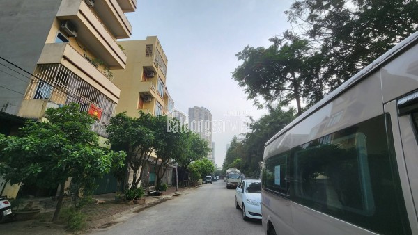 Phúc Đồng 11 tỷ 60m Phân lô ô tô đỗ cửay,sổ đỏ Long Biên