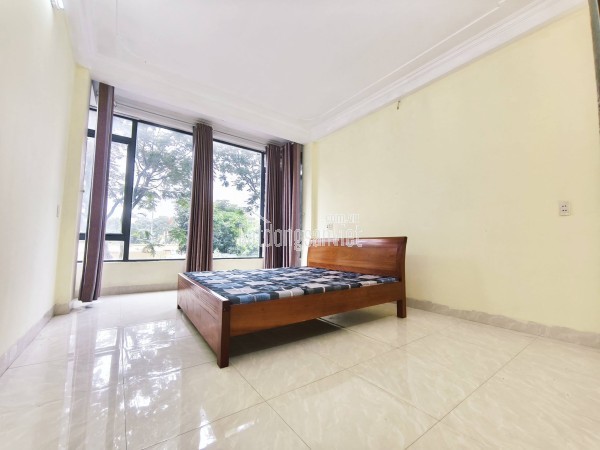 Tin thật Nhà Bát Khối 11 tỷ 60m ô tô đỗ cửa,thang máy ở thích