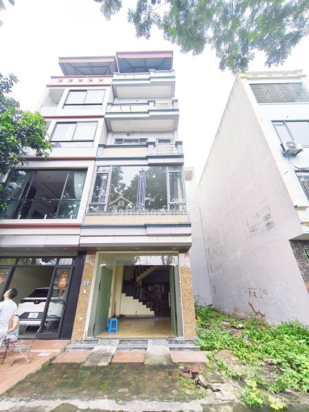 Tin thật Nhà Bát Khối 11 tỷ 60m ô tô đỗ cửa,thang máy ở thích