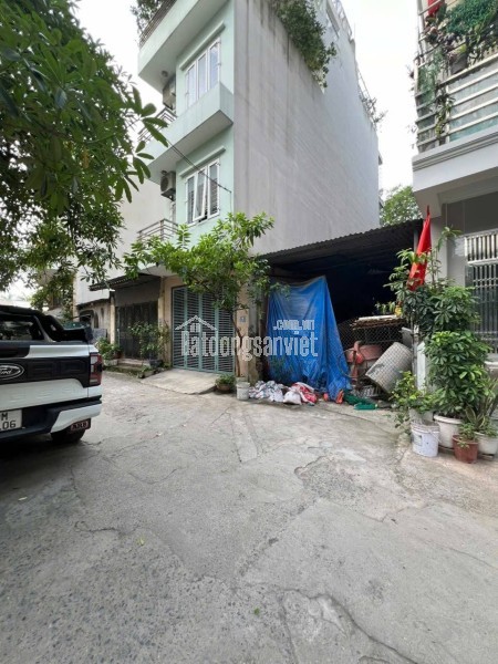 Bán nhà Bát Khối 10 tỷ 60m ô tô đỗ cửa,tặng nhà c4