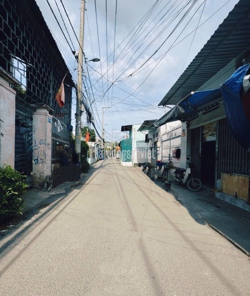 Nhà phố mới đẹp, 2 Tầng – Linh Đông - 60m2 –Nhỉnh 5 tỷ - Đường 5m – KDC sầm uất