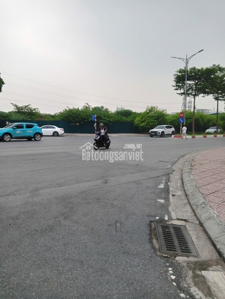 Vị trí đắc địa đường Tư Đình - Long Biên.