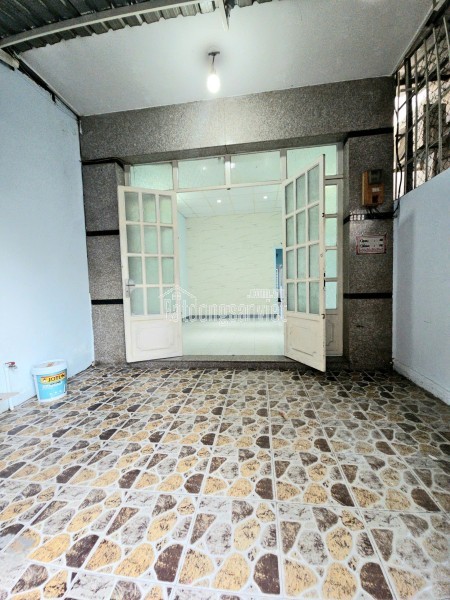 Sát mặt tiền trung tâm Q7
Ngang 4 dài 13.3
Đúc xây dựng mới