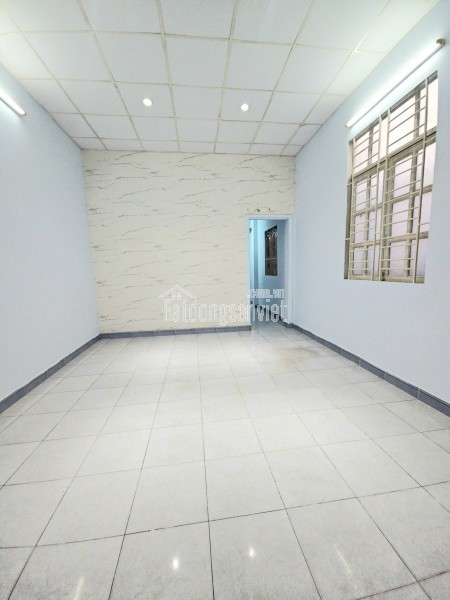 Sát mặt tiền trung tâm Q7
Ngang 4 dài 13.3
Đúc xây dựng mới