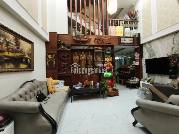 Bán nhà 3 tầng, đường Số 10, Tăng Nhơn Phú B, Q9. Thủ Đức, TP HCM. DT 90m2, SHR. Giá 6,15 tỷ.