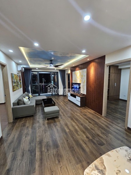 Chính chủ bán căn hộ 3 phòng ngủ cao cấp tại Sun Square - Full nội thất đẹp, sổ đỏ chính chủ