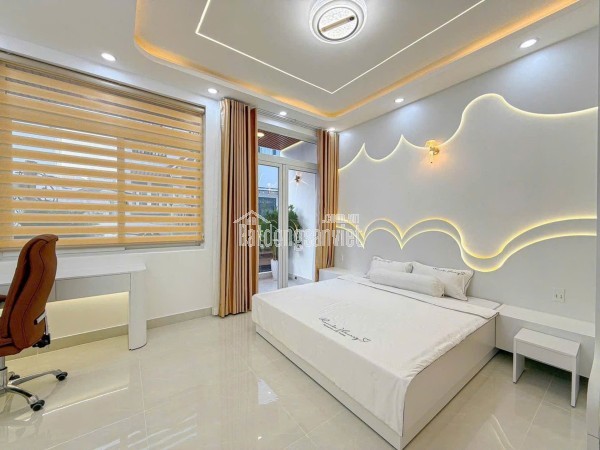 Bán nhà  biệt thự mini kế phú mỹ hưng Q7 
NGANG 8 dài 9.9  SIÊU SANG 
chỉ 8 đ