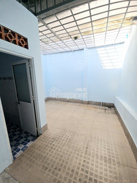 bán nhà mặt tiền kinh doanh trung tâm Q7
Ngang 4.2 dài 21.5 m