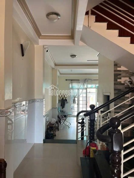 Cho thuê villa 8 phòng ngủ đường Hùng Vương phường 9 Đà Lạt giá 18 triệu/tháng
