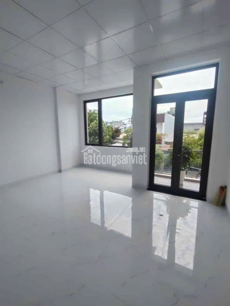 Bán nhà 2 tầng đẹp Liêm Lạc 12 Hòa Xuân - 100m² - Gần Aeon Mall - Giá tốt.
