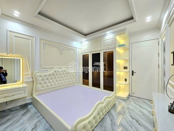 NHÀ ĐẸP MẶT ĐƯỜNG KHÚC HẠO – VỊ TRÍ KINH DOANH ĐẮC ĐỊA

Diện tích: 82m² x 4 tầng